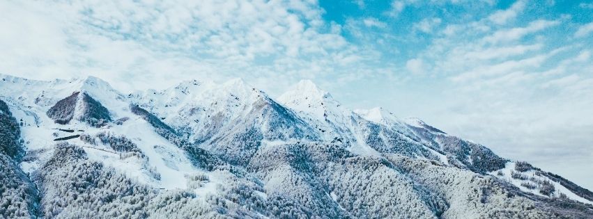 Hình ảnh những ngọn núi phủ tuyết trắng dùng làm ảnh cover Facebook