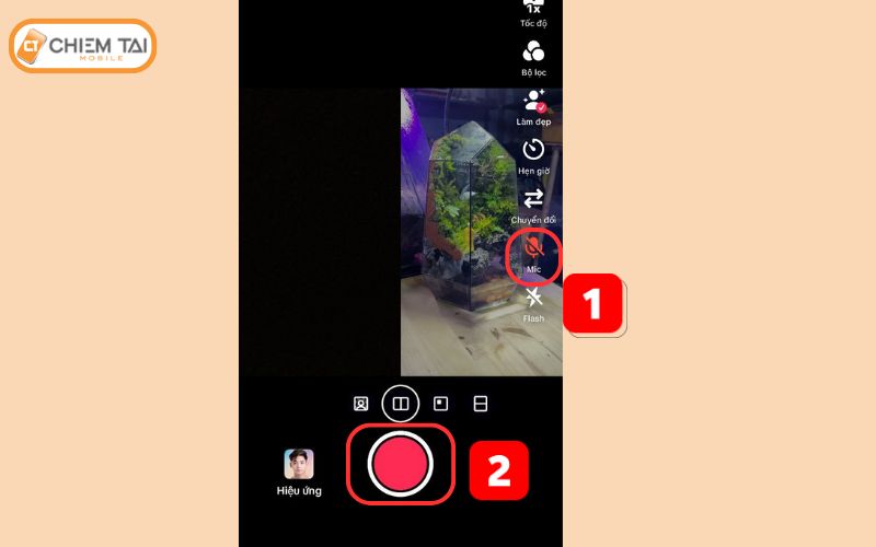 Nhấn vào Mic nằm ở bên phải để thu âm trực tiếp trên Video >> Nhấn chọn vào nút tròn màu đỏ ở giữa để quay Video.