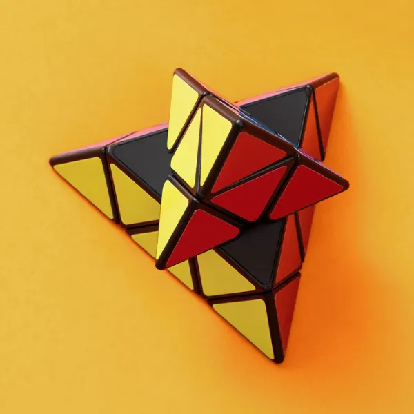 Rubik kim tự tháp Pyraminx deli
